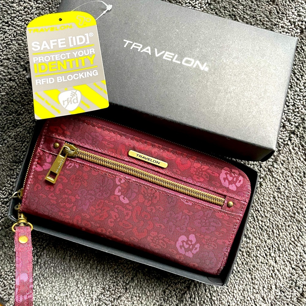 Travelon Wristlet Wallet RFID